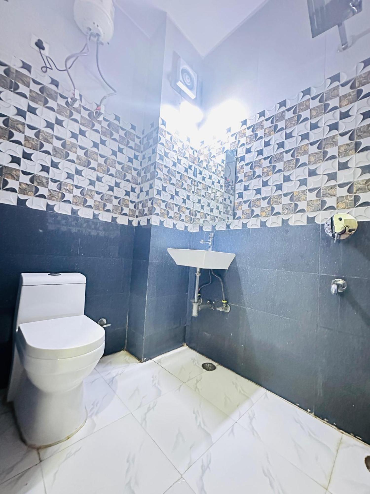 Hotel S R Palace Near Delhi International Airport New Delhi